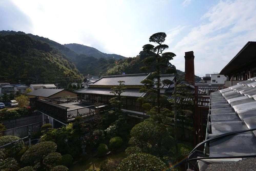 Hinagu Onsen Kinparo Hotel Jacusiro Kültér fotó